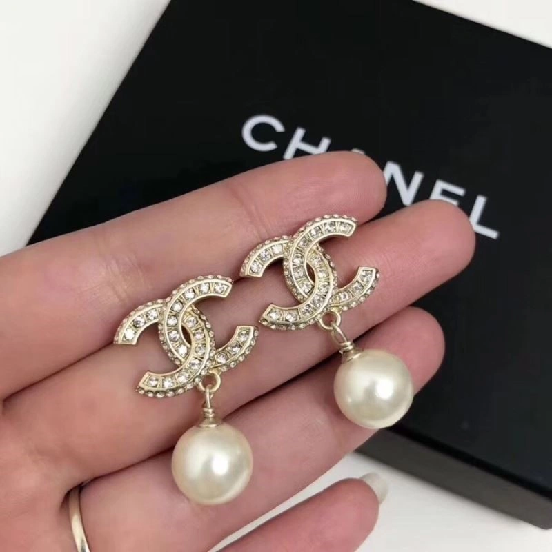 Chanel Earrings Trendsetting 224286