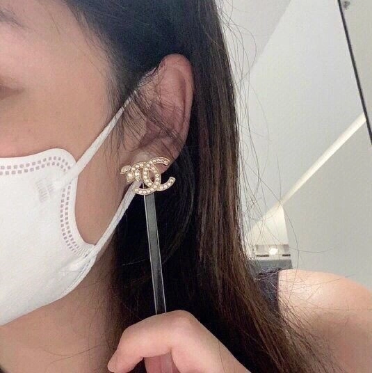 SunProtective Chanel Earrings 224240