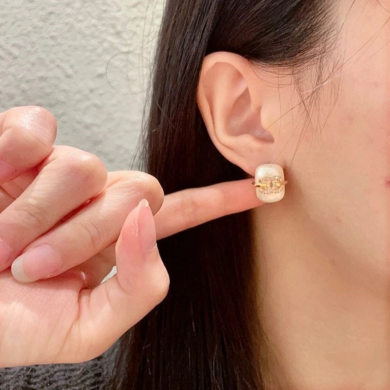 FreshLook Chanel Earrings 224230