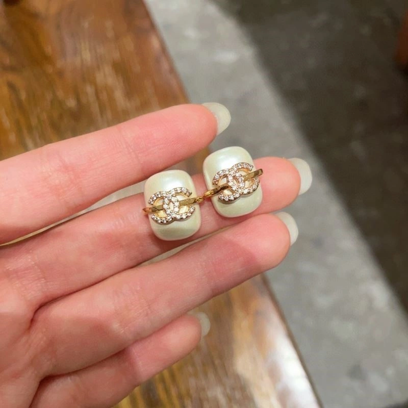 FreshLook Chanel Earrings 224230