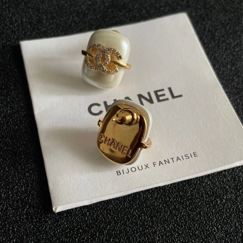 FreshLook Chanel Earrings 224230