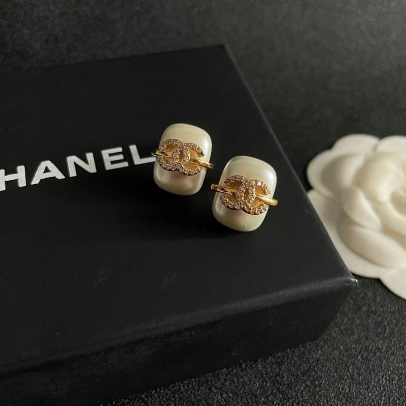 FreshLook Chanel Earrings 224230