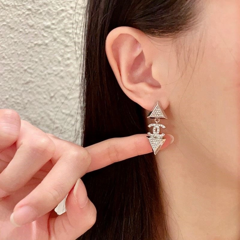 Chanel Earrings Trendsetting 224232