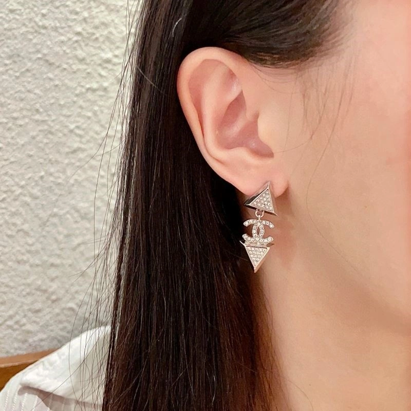 Chanel Earrings Trendsetting 224232