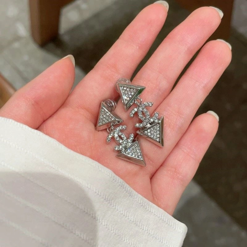 Chanel Earrings Trendsetting 224232