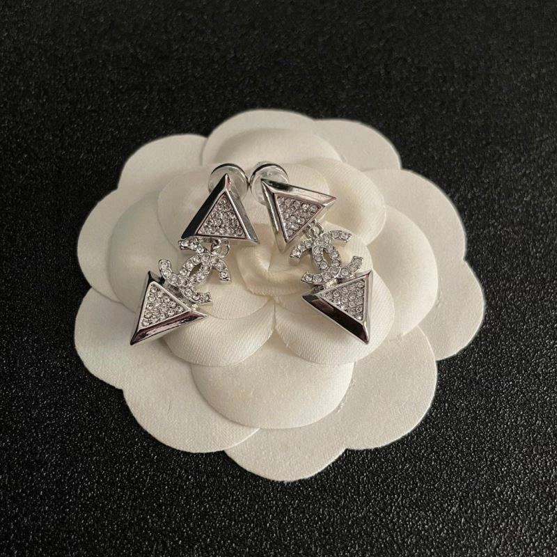 Chanel Earrings Trendsetting 224232