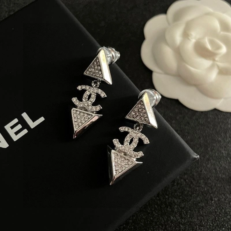 Chanel Earrings Trendsetting 224232