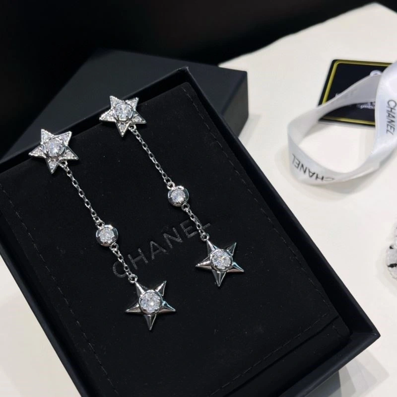Chanel Earrings Cozy 224234