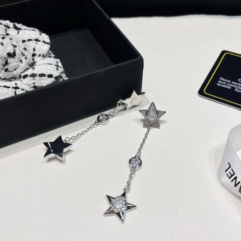 Chanel Earrings Cozy 224234
