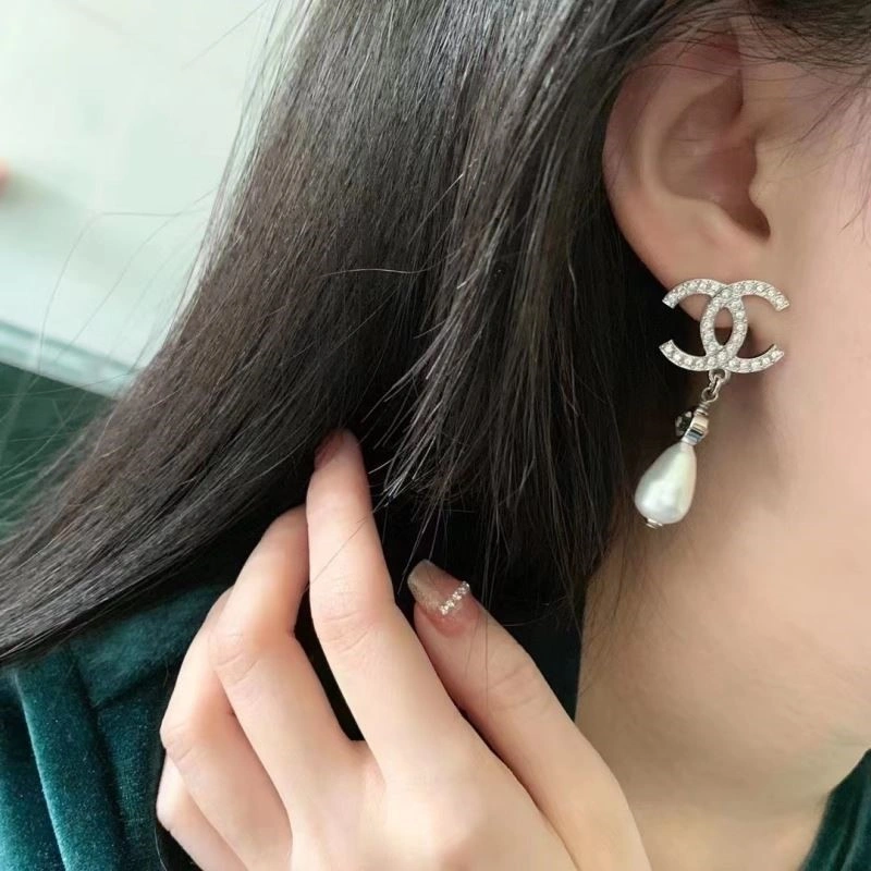 Chanel Earrings Affordable 224231
