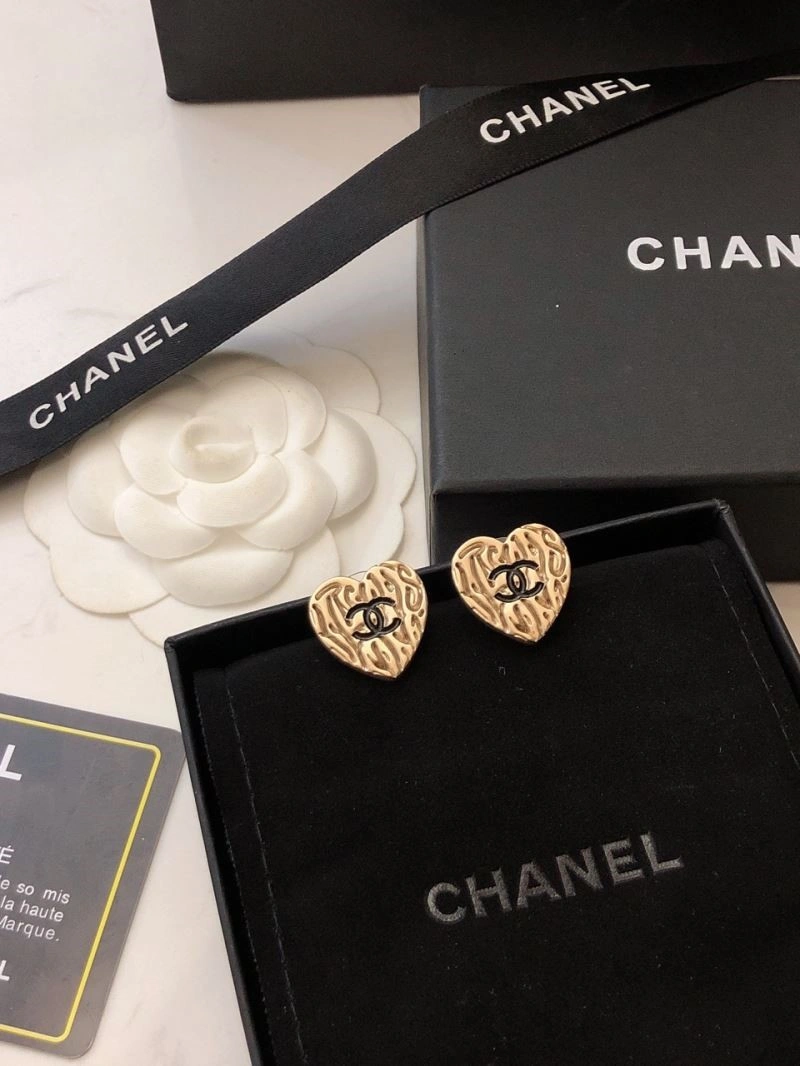 Chanel Earrings Sleek 224204