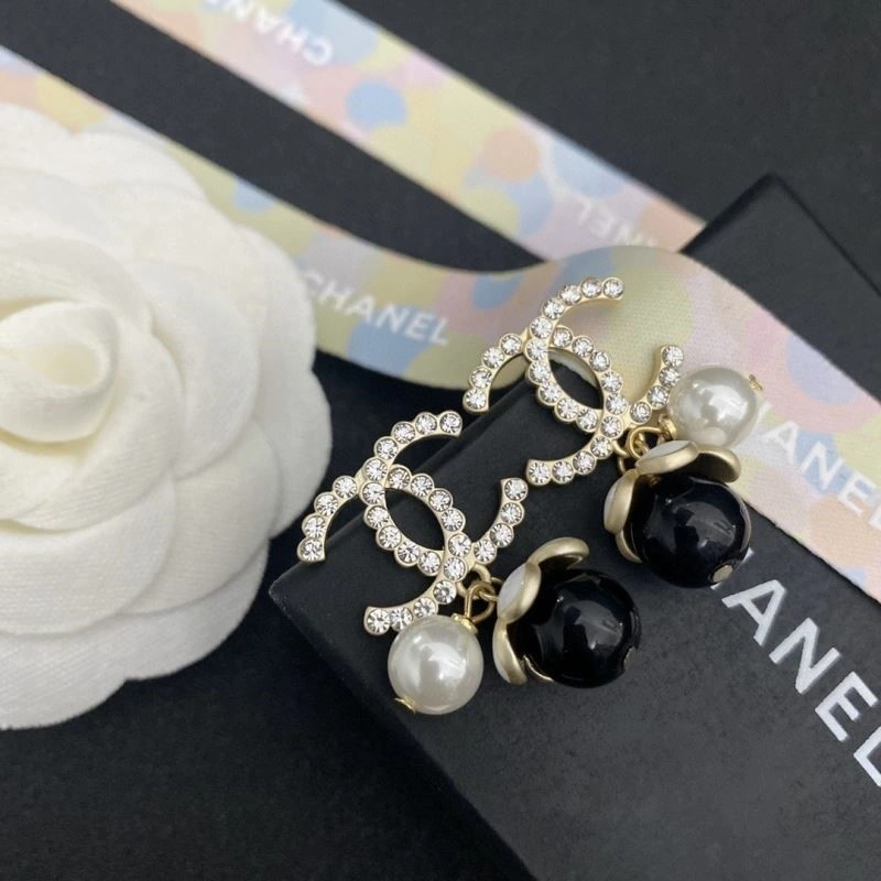 MoistureWicking Chanel Earrings 224217