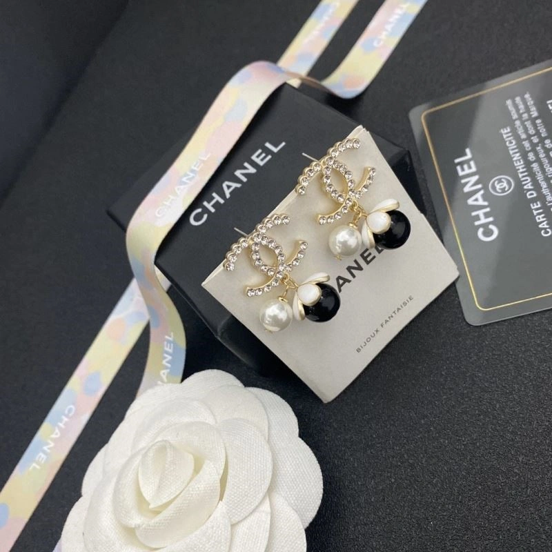 MoistureWicking Chanel Earrings 224217