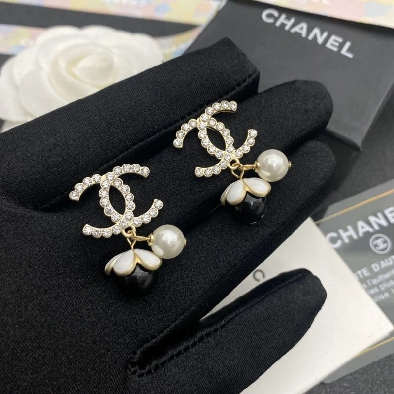 MoistureWicking Chanel Earrings 224217