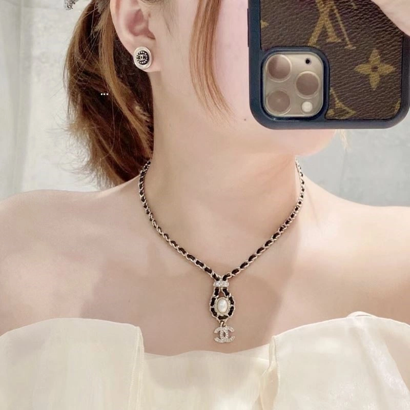 Chanel Earrings Trendy 224170