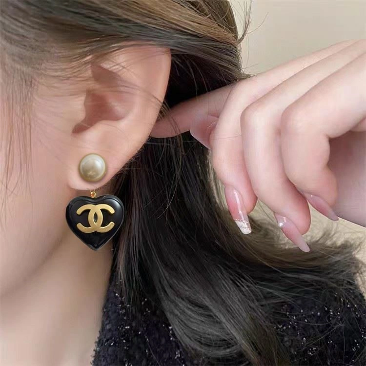 Chanel Earrings Elegant 224184