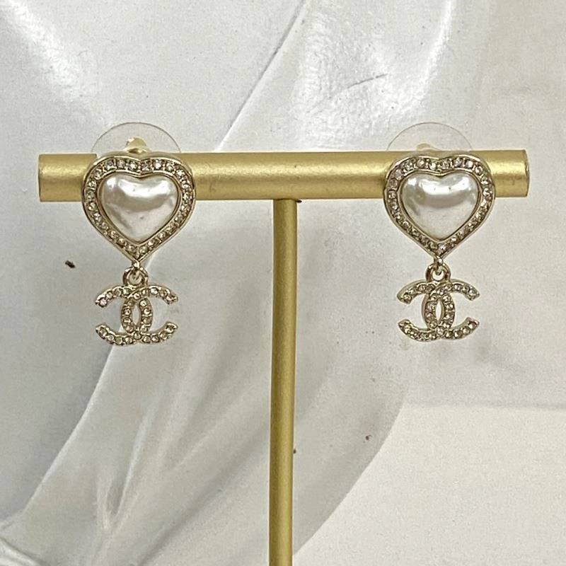 Reliable Chanel Earrings 224176