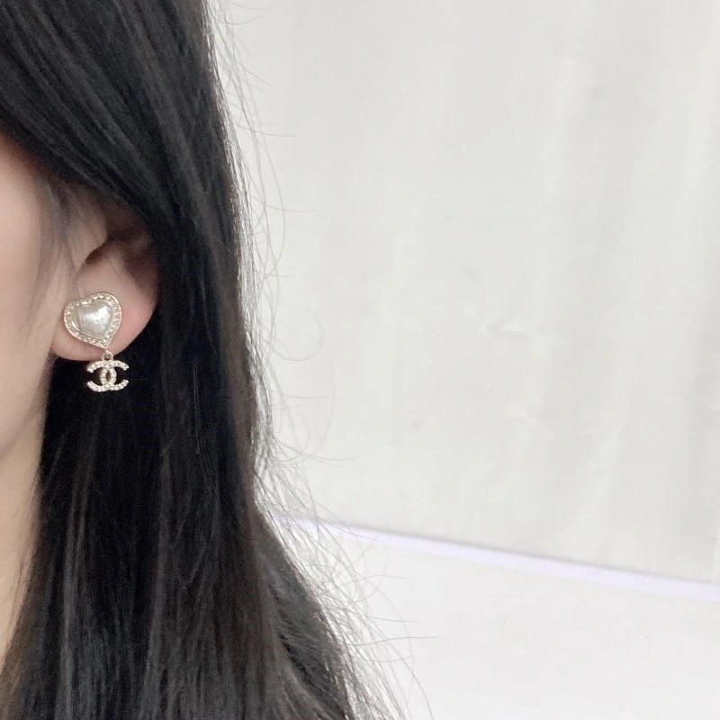 Reliable Chanel Earrings 224176