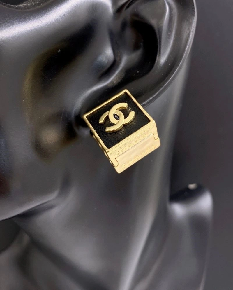 Chanel Earrings Sporty 224189