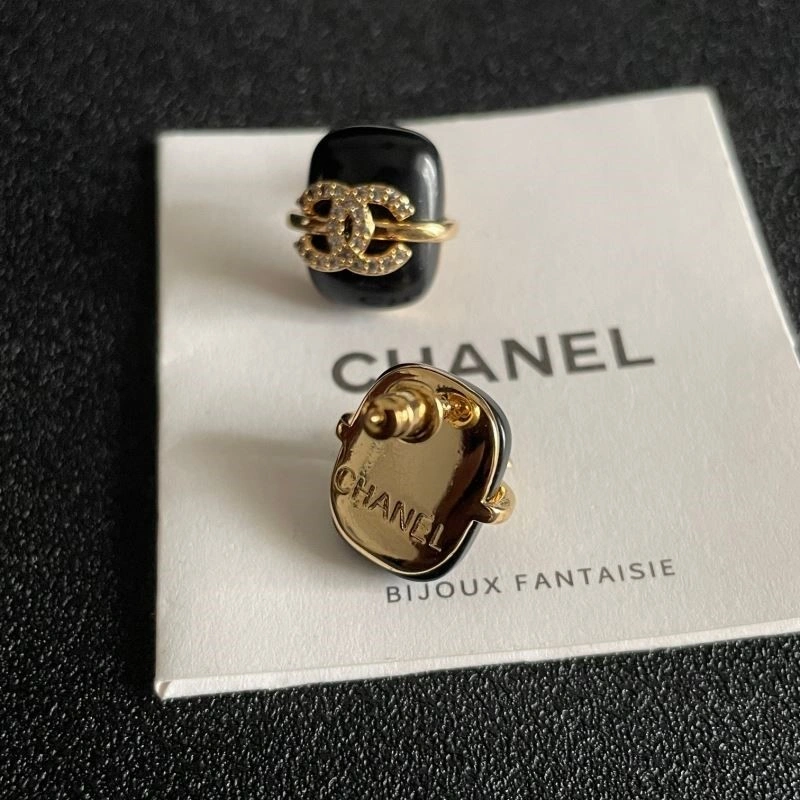 UrbanChic Chanel Earrings 224143