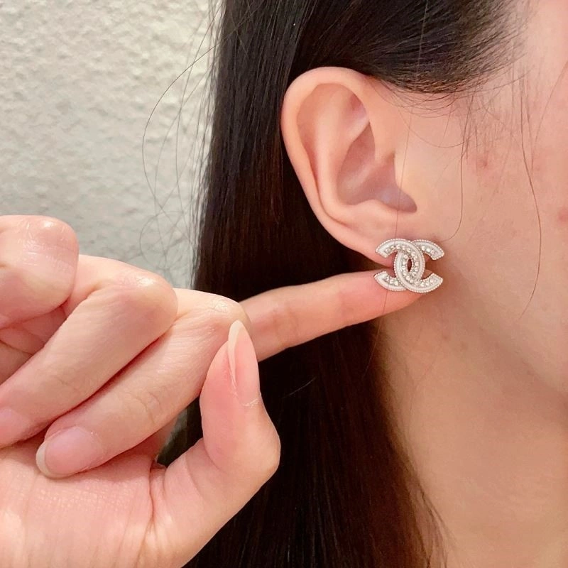 Chanel Earrings Cozy 224127
