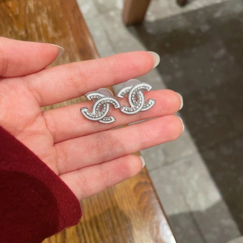 Chanel Earrings Cozy 224127