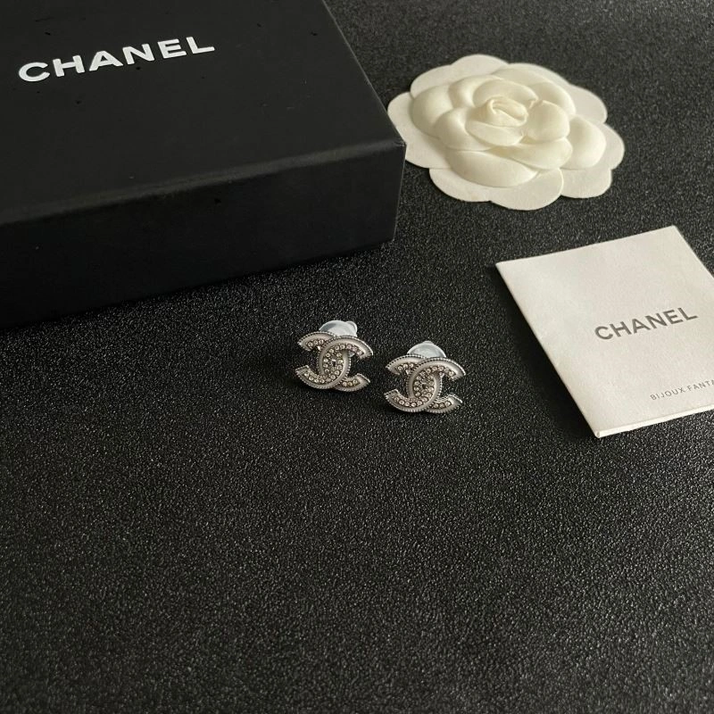 Chanel Earrings Cozy 224127