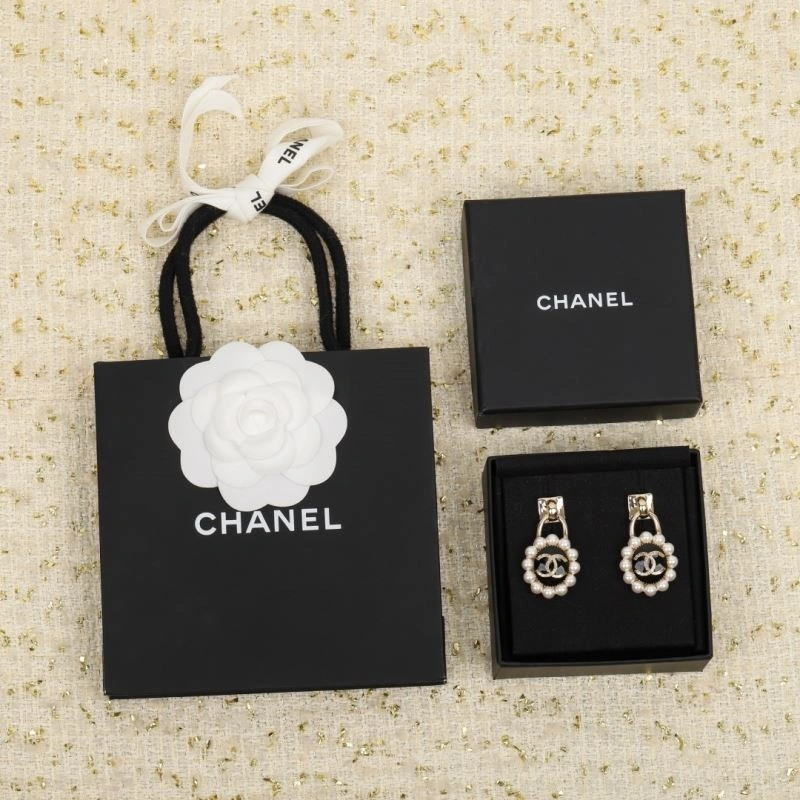 Chanel Earrings SmoothTexture 224136