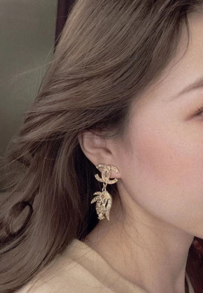 Sustainable Chanel Earrings 224115