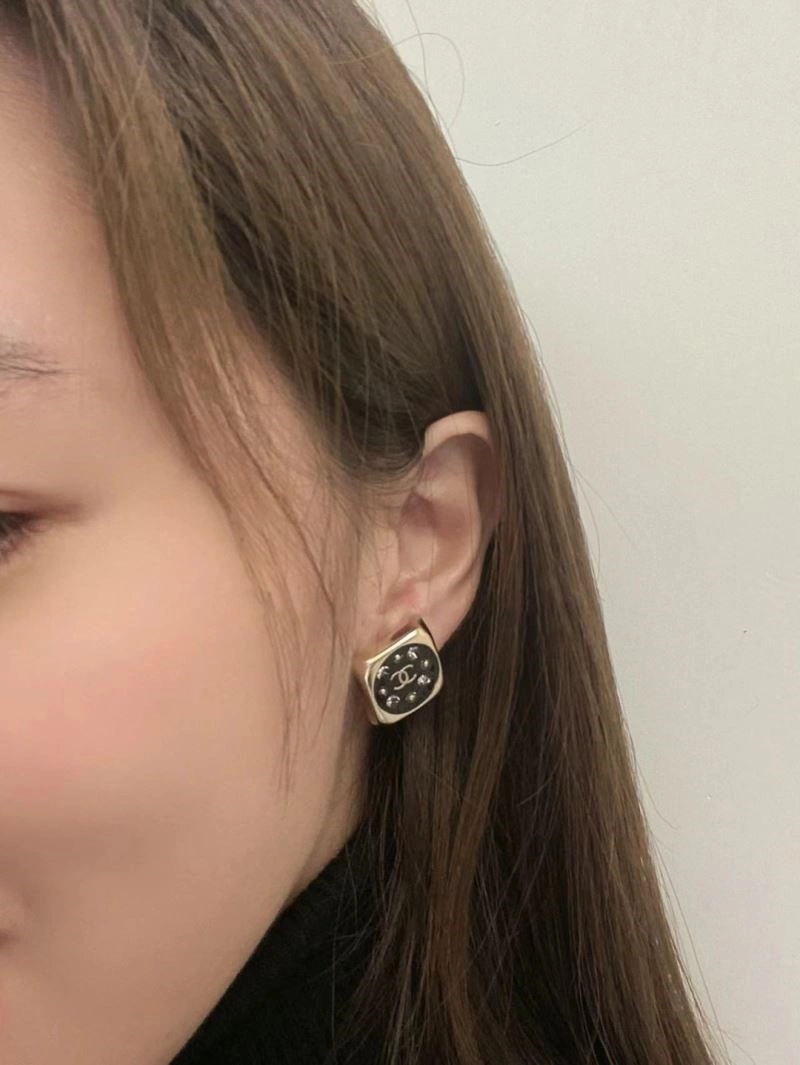 Chanel Earrings GoAnywhere 224110
