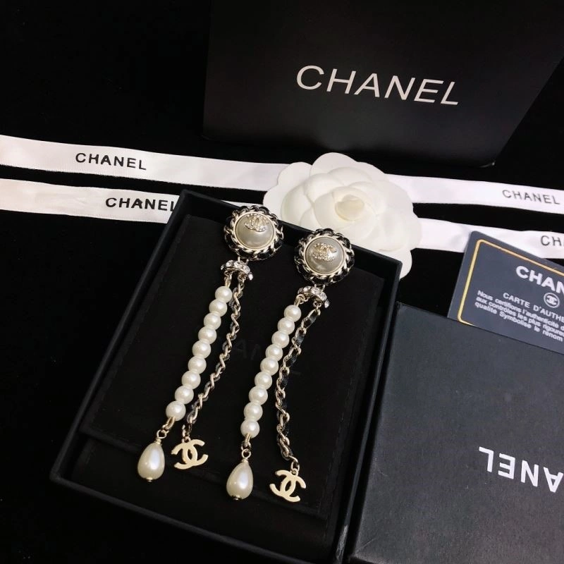 Minimalist Chanel Earrings 224120