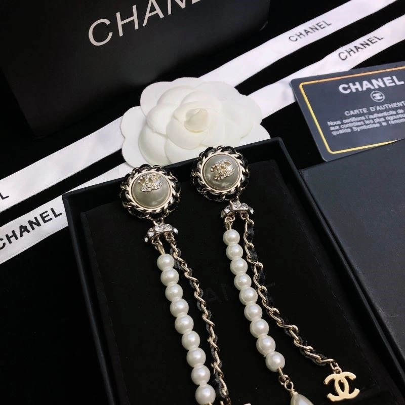 Minimalist Chanel Earrings 224120