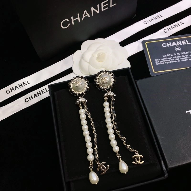 Minimalist Chanel Earrings 224120