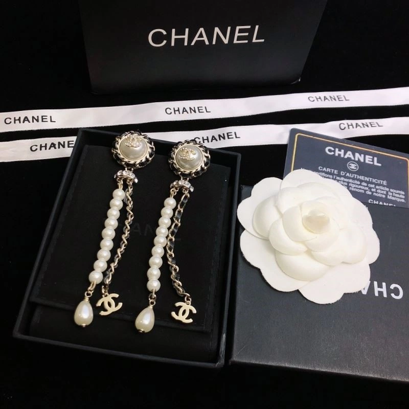 Minimalist Chanel Earrings 224120
