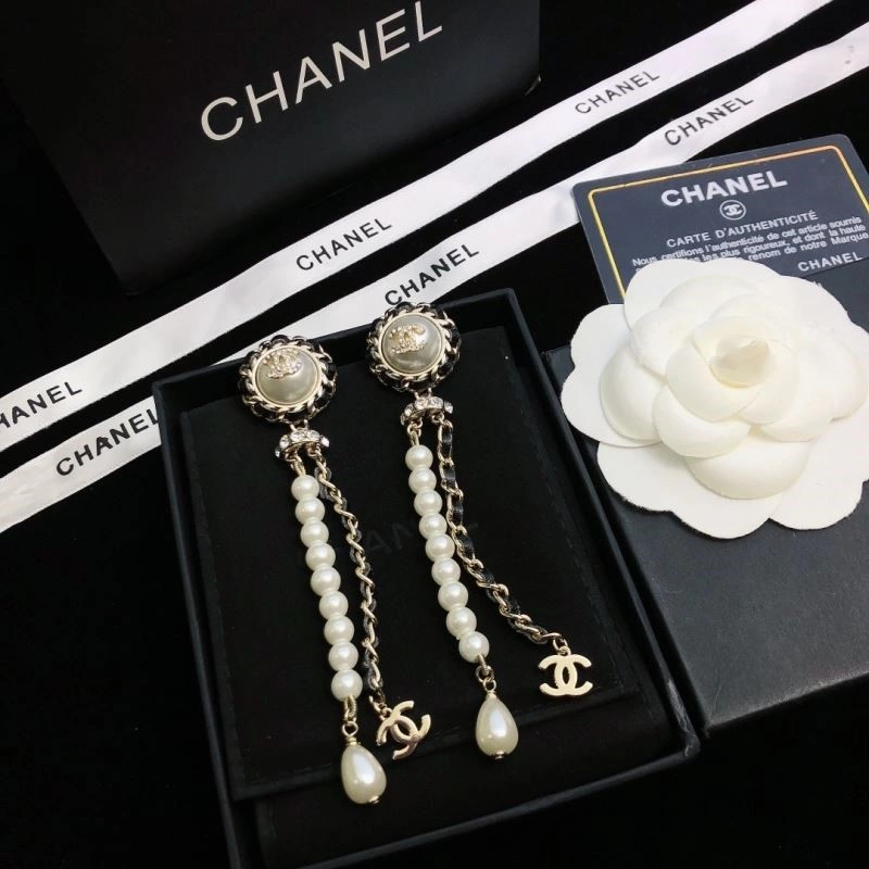 Minimalist Chanel Earrings 224120