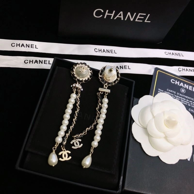 Minimalist Chanel Earrings 224120