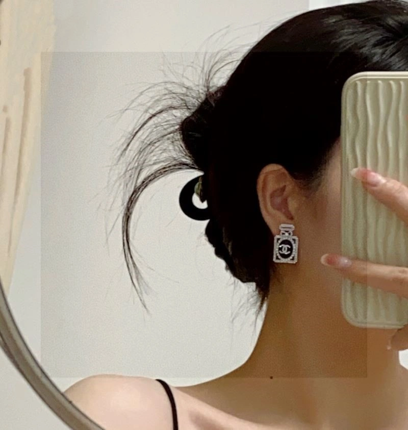 UrbanChic Chanel Earrings 224102