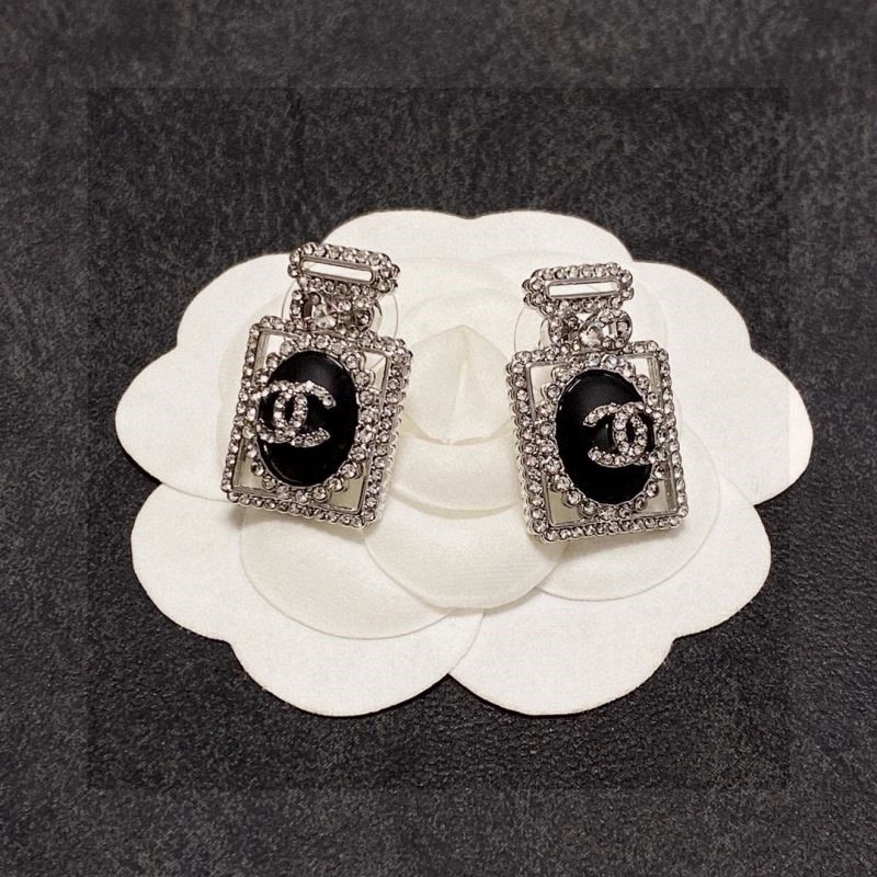 UrbanChic Chanel Earrings 224102