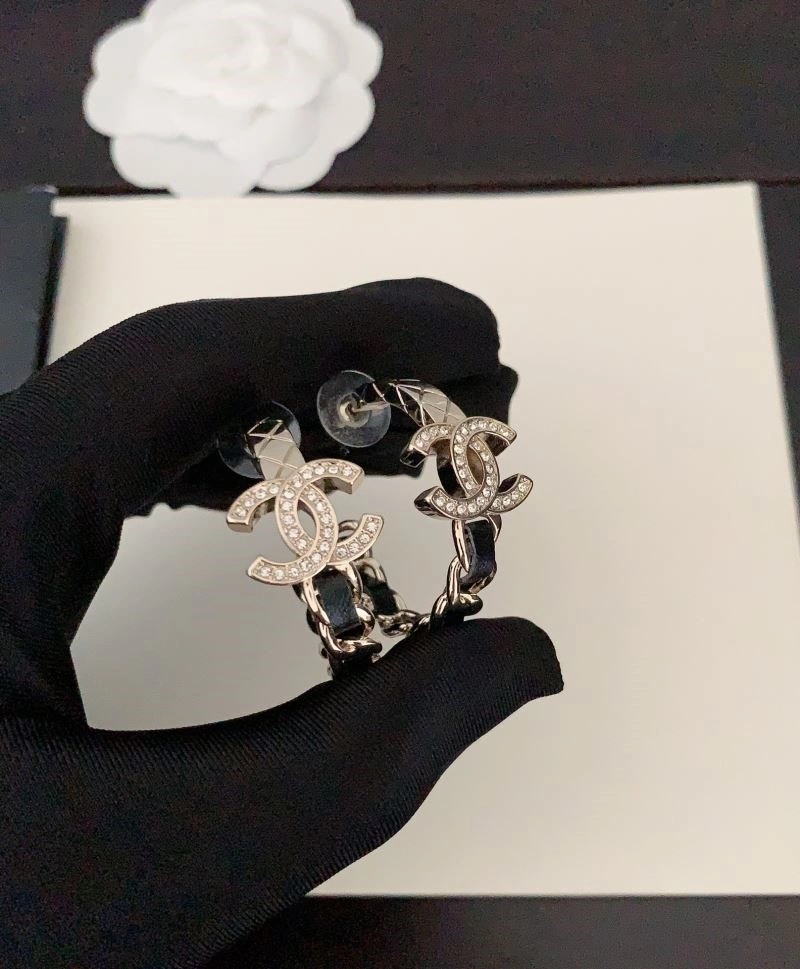 Affordable Chanel Earrings 224090