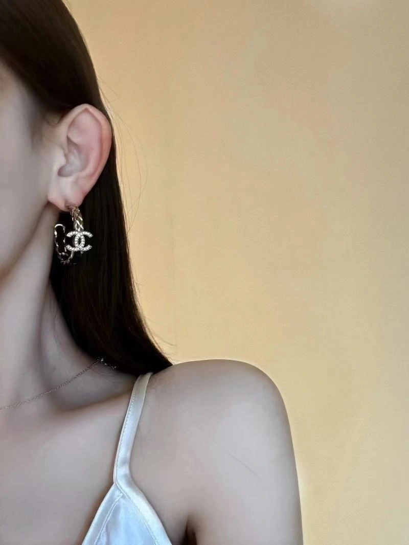 Affordable Chanel Earrings 224090
