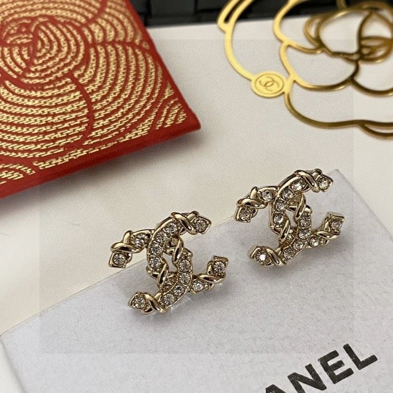 Chanel Earrings Packable 224106