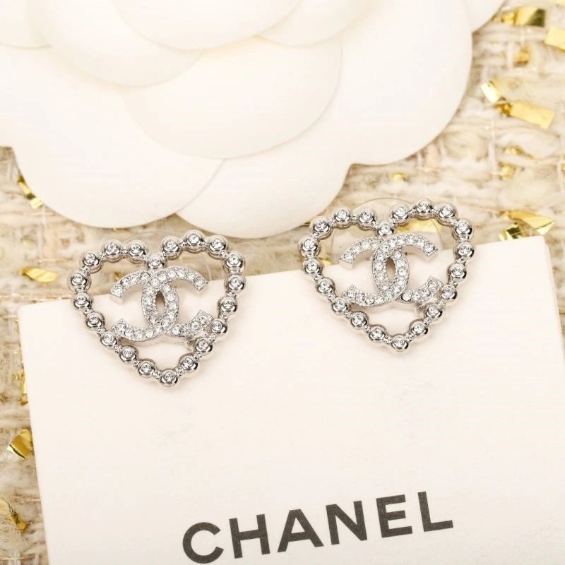 Unique Chanel Earrings 224084