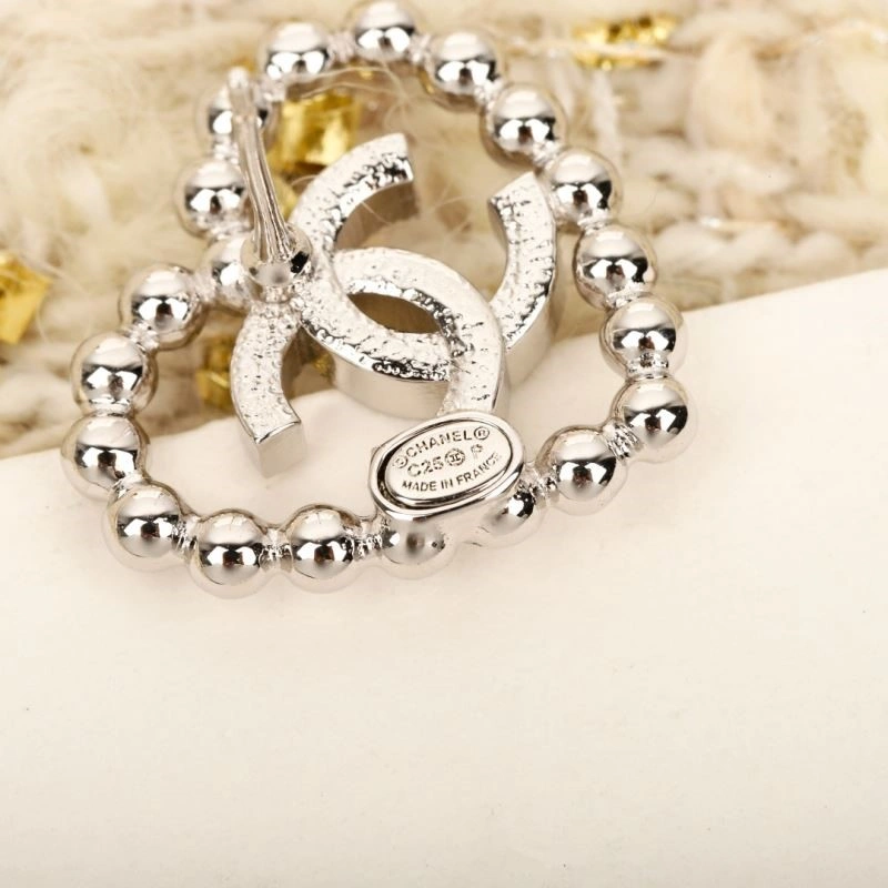 Unique Chanel Earrings 224084