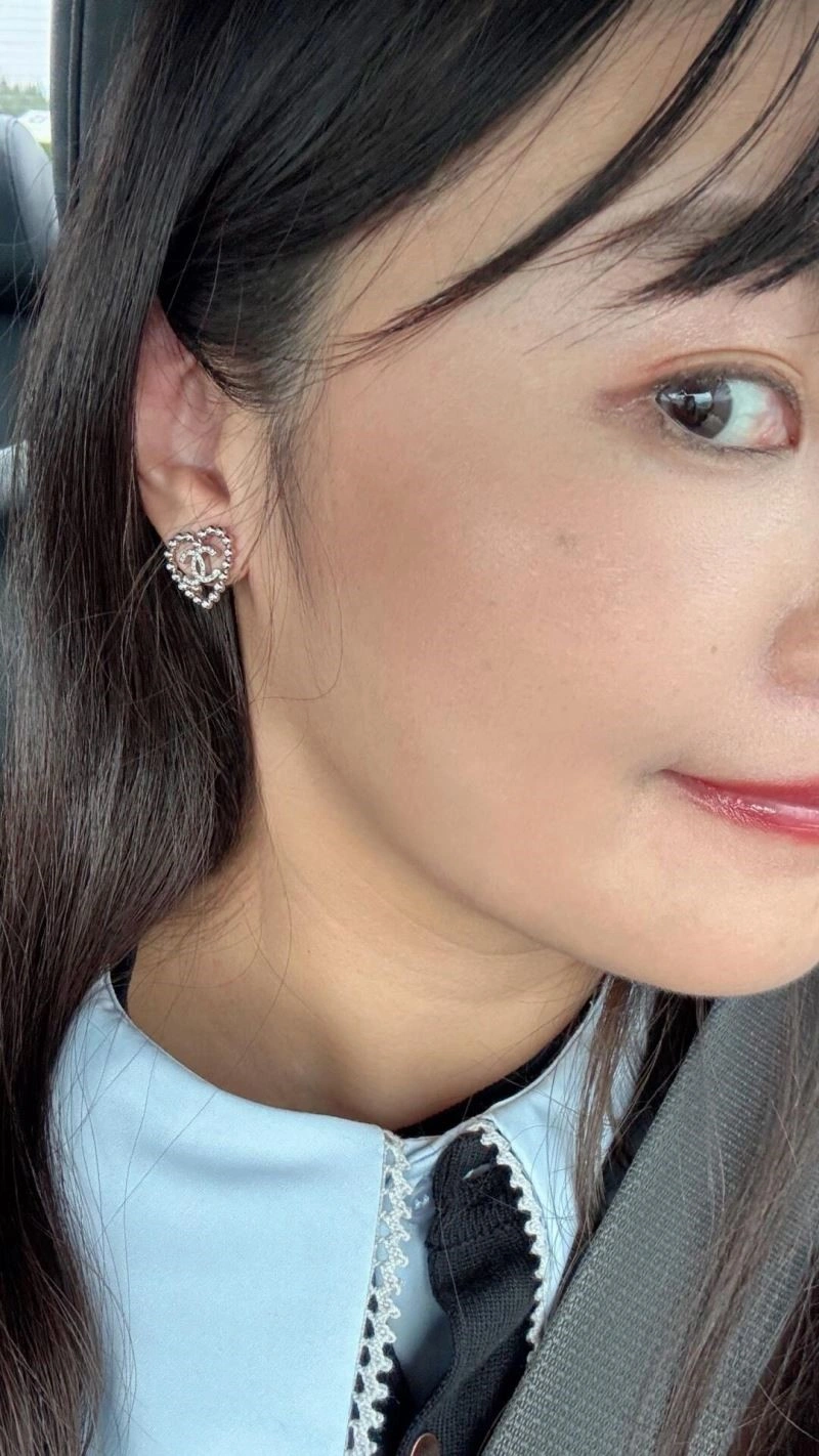 Unique Chanel Earrings 224084