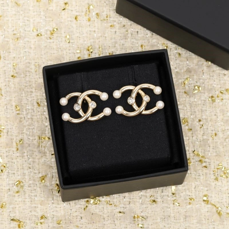 Chanel Earrings Breathable 224085