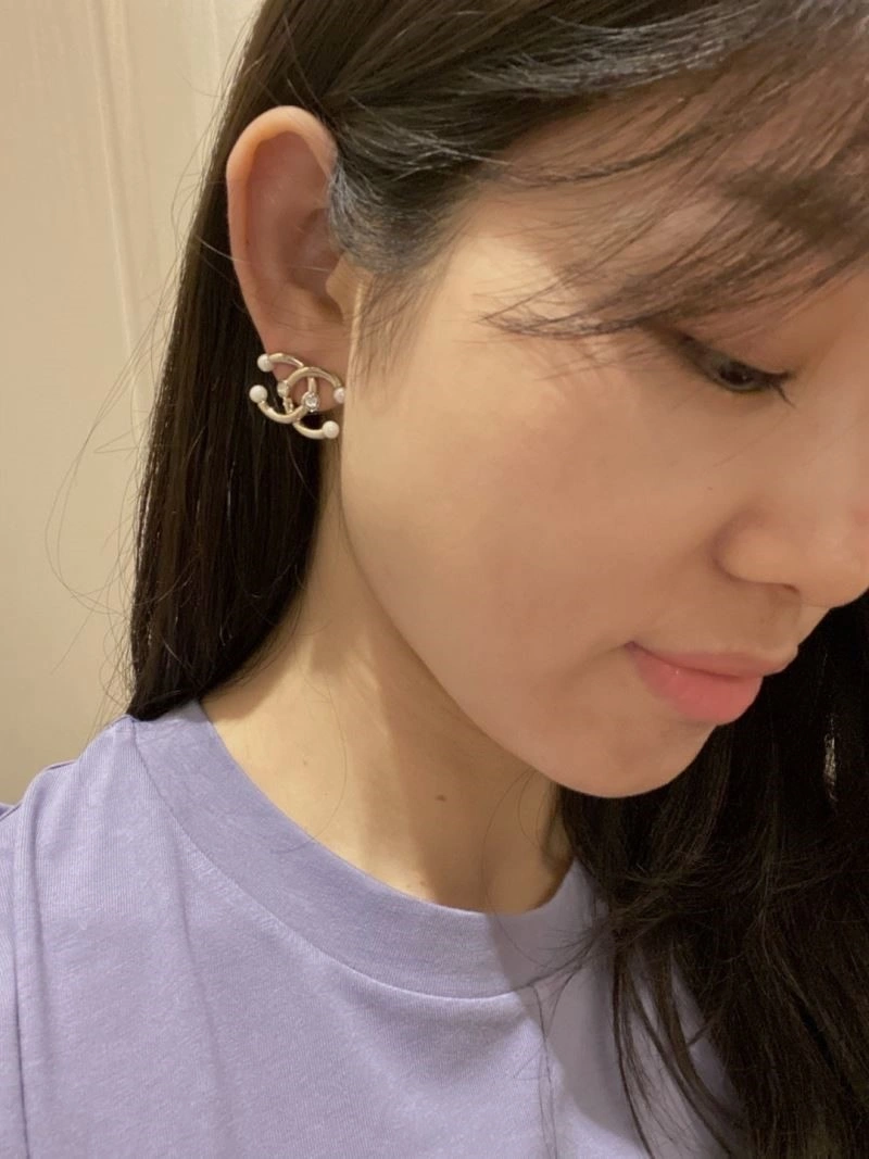 Chanel Earrings Breathable 224085
