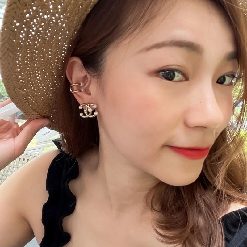 Chanel Earrings Breathable 224085