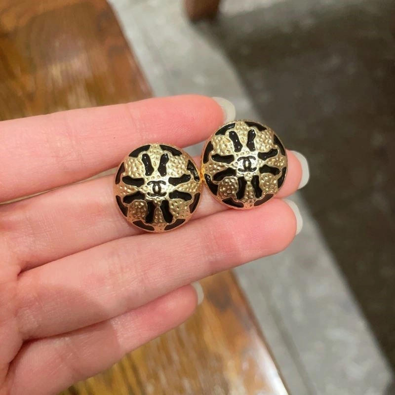 Unisex Chanel Earrings 224075