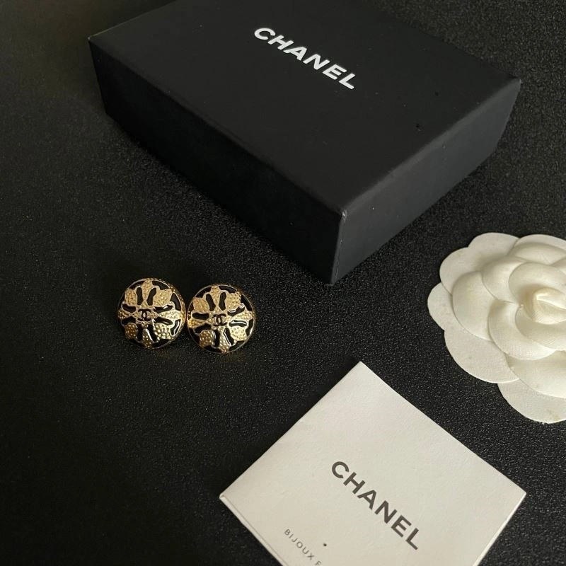 Unisex Chanel Earrings 224075
