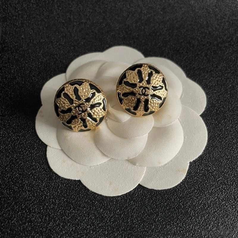 Unisex Chanel Earrings 224075